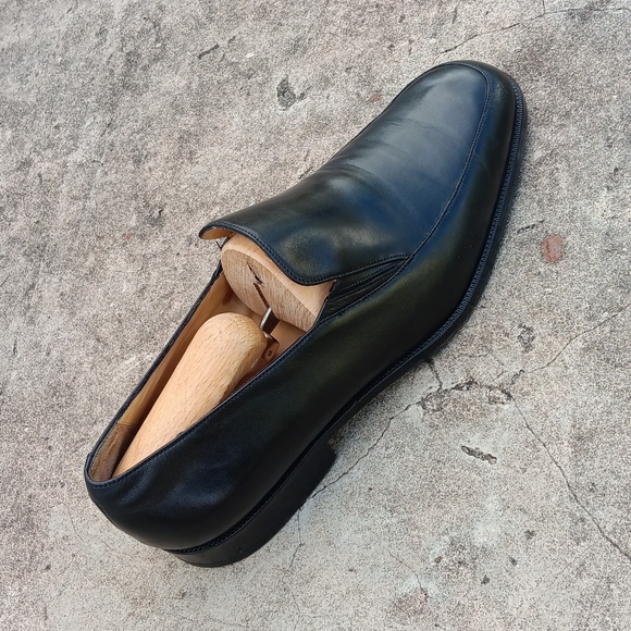 BALLY MEN'S VINTAGE BLACK SOFT LEATHER LUXURY LOAFER (BLACK)